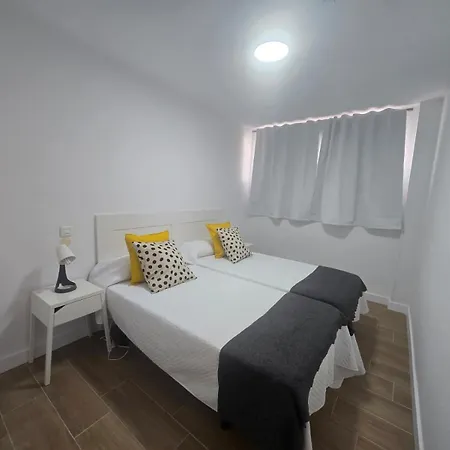 Comodoro 305b 公寓 *