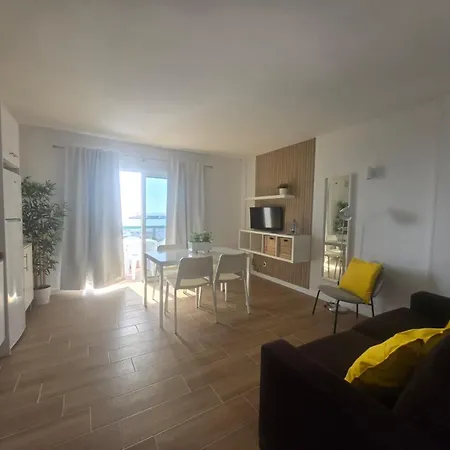 Comodoro 305b * 洛斯克里斯蒂亚诺斯