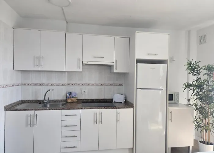 Comodoro 305b 洛斯克里斯蒂亚诺斯